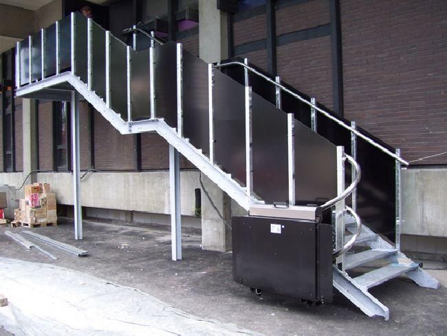 Rollstuhl Plattformlifter Kurve Treppe